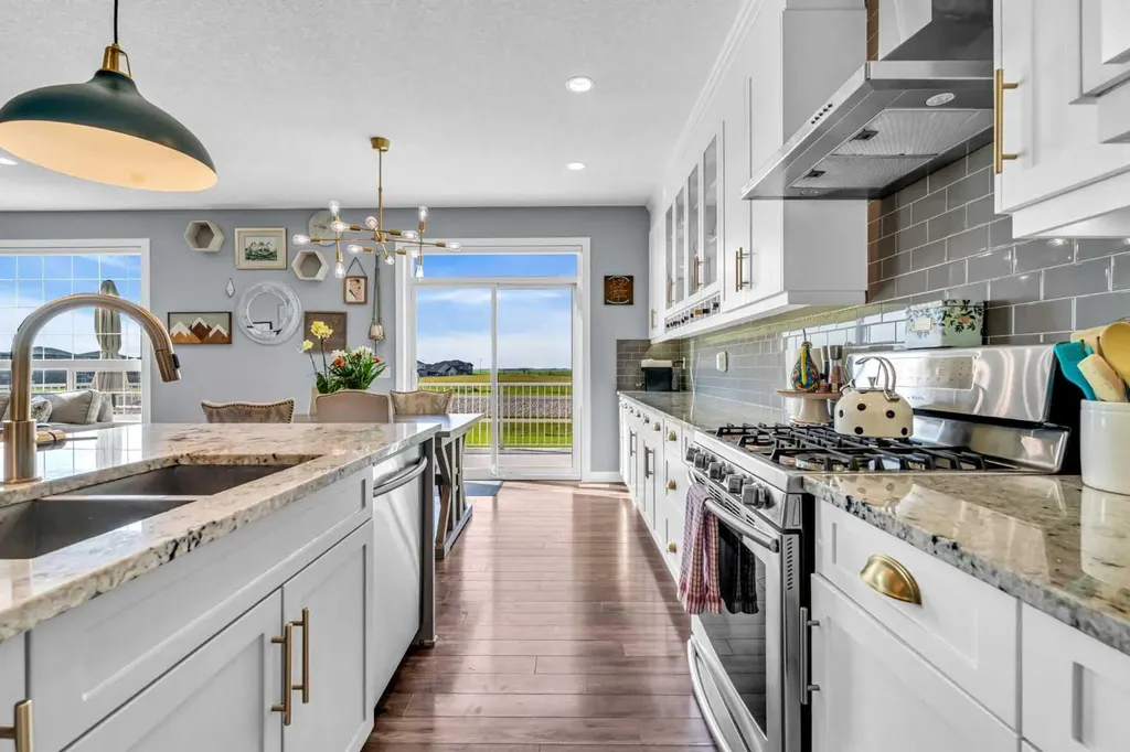 284 Rainbow Falls Way Chestermere AB T1X 0T1