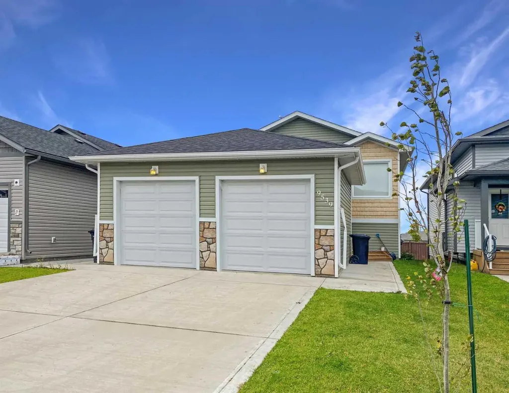 9519 113 Avenue Clairmont AB T8X0T2