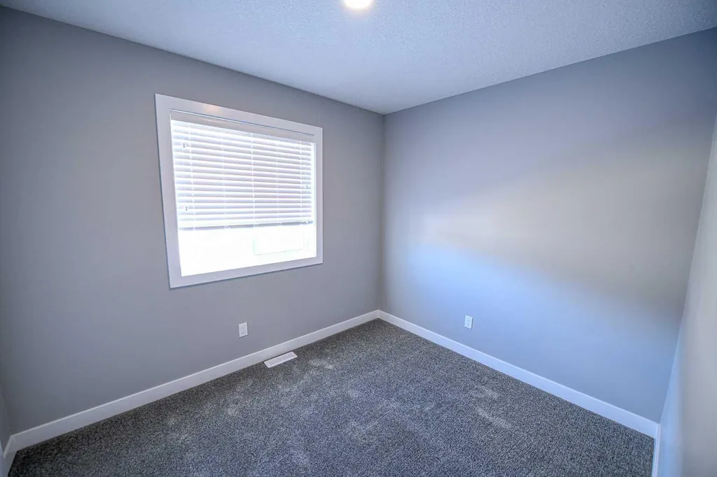 9519 113 Avenue Clairmont AB T8X0T2