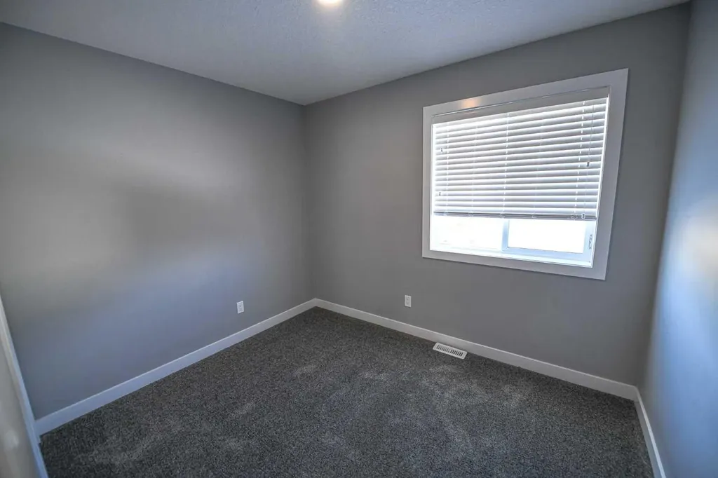 9519 113 Avenue Clairmont AB T8X0T2