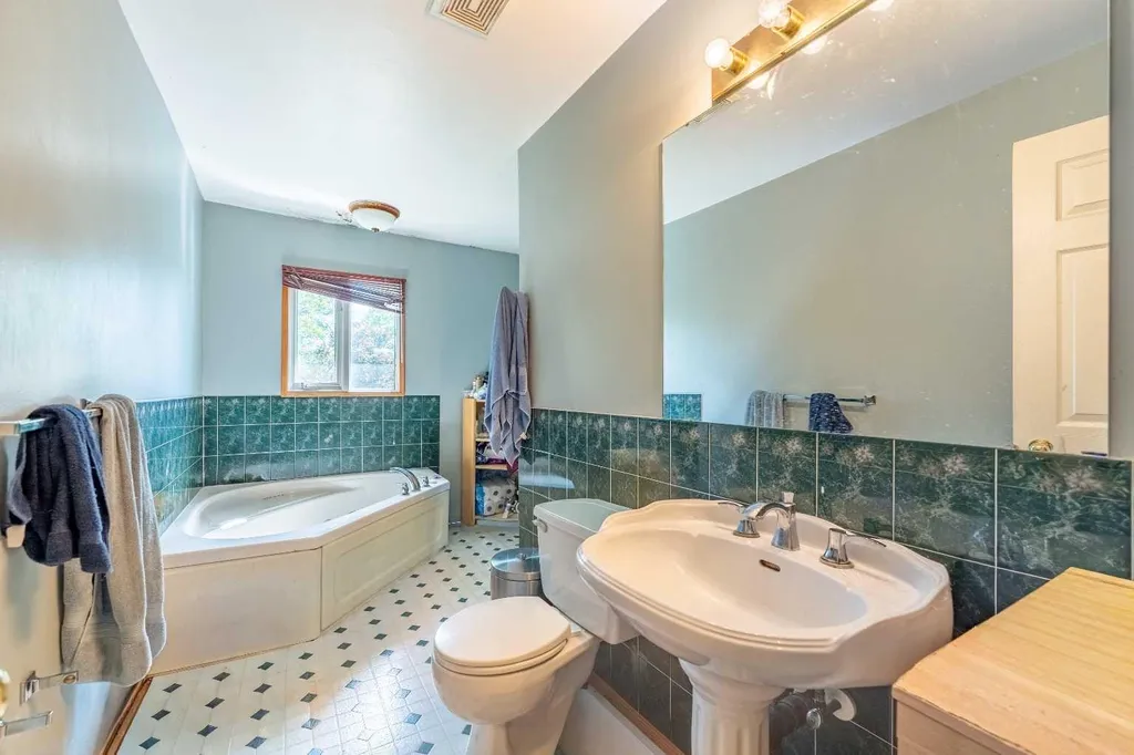 23 Templegreen Road NE Calgary AB T1Y 4Y9