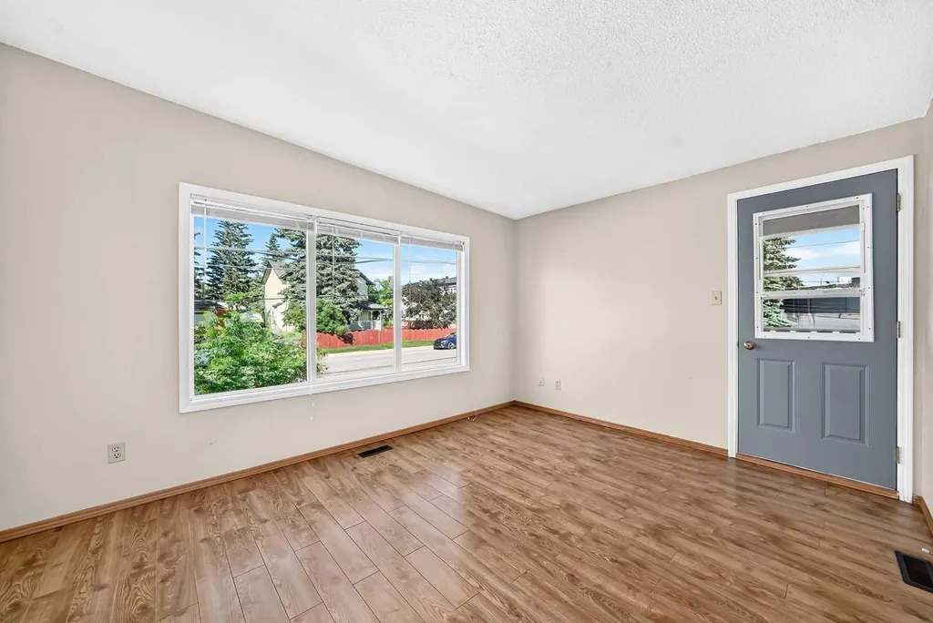 5113 17 Avenue NW Calgary AB T3B 0P8