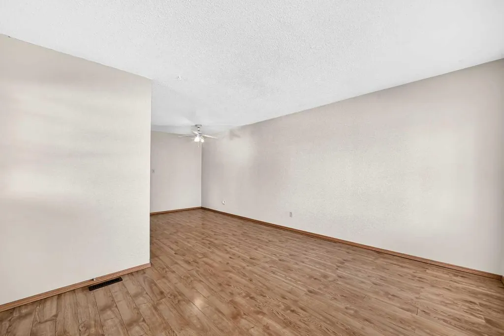 5113 17 Avenue NW Calgary AB T3B 0P8