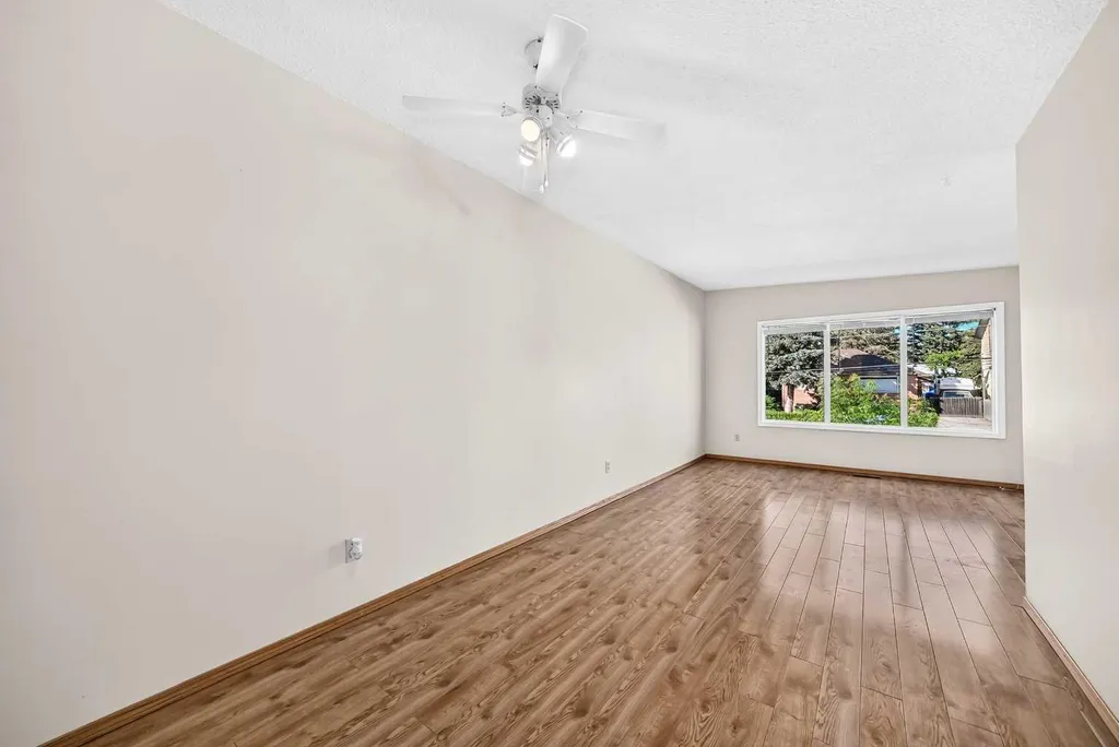 5113 17 Avenue NW Calgary AB T3B 0P8