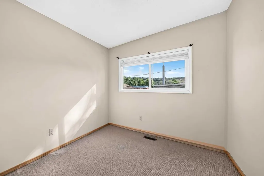 5113 17 Avenue NW Calgary AB T3B 0P8