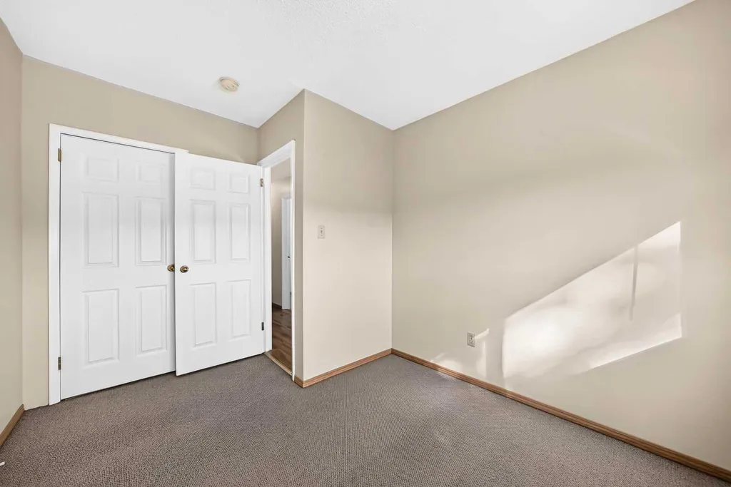 5113 17 Avenue NW Calgary AB T3B 0P8