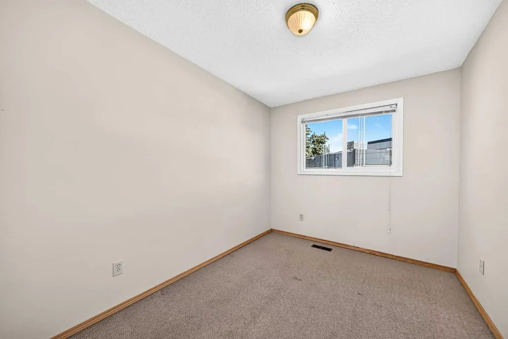 5113 17 Avenue NW Calgary AB T3B 0P8