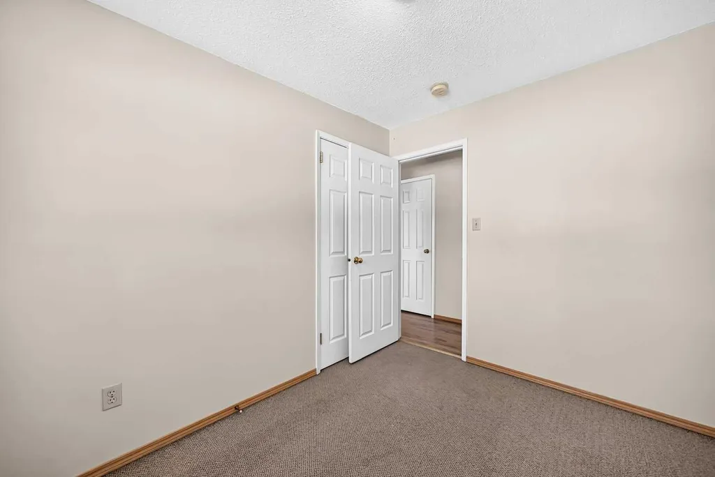 5113 17 Avenue NW Calgary AB T3B 0P8