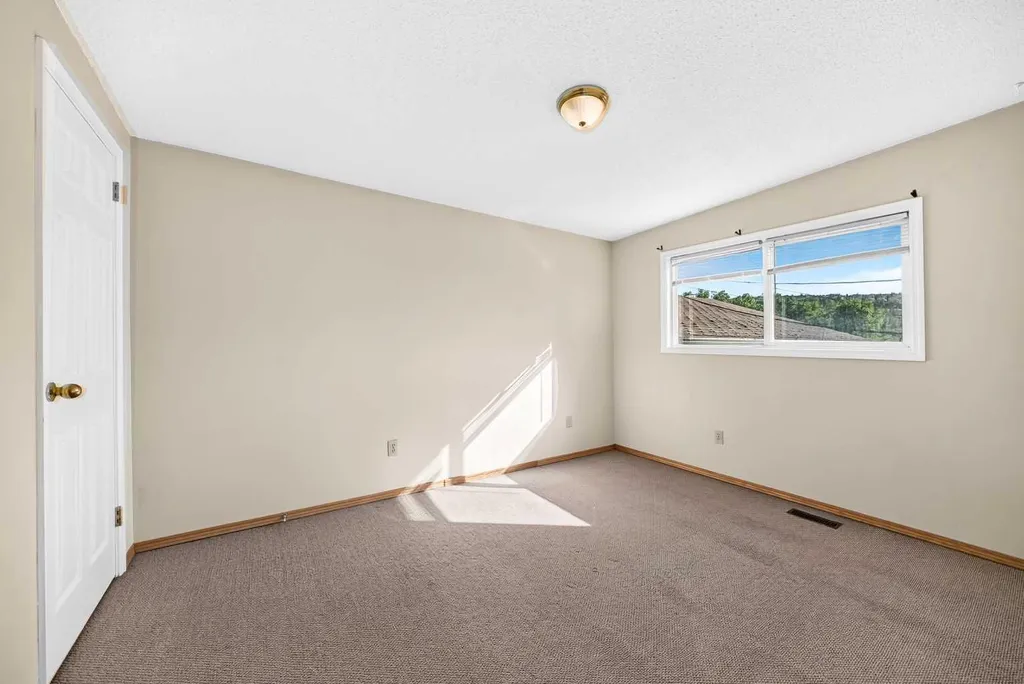 5113 17 Avenue NW Calgary AB T3B 0P8