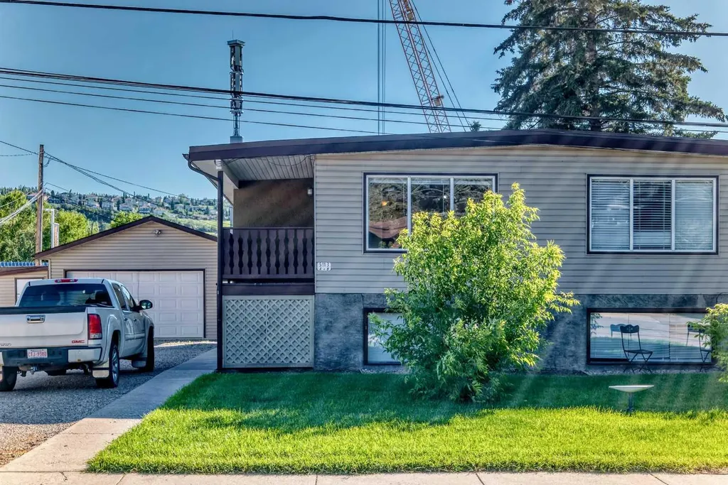 5113 17 Avenue NW Calgary AB T3B 0P8