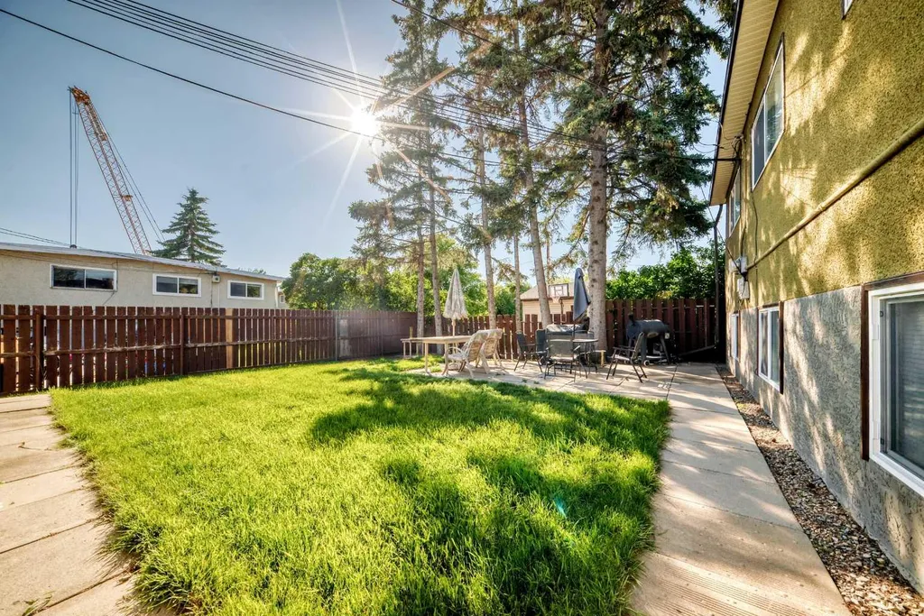 5113 17 Avenue NW Calgary AB T3B 0P8