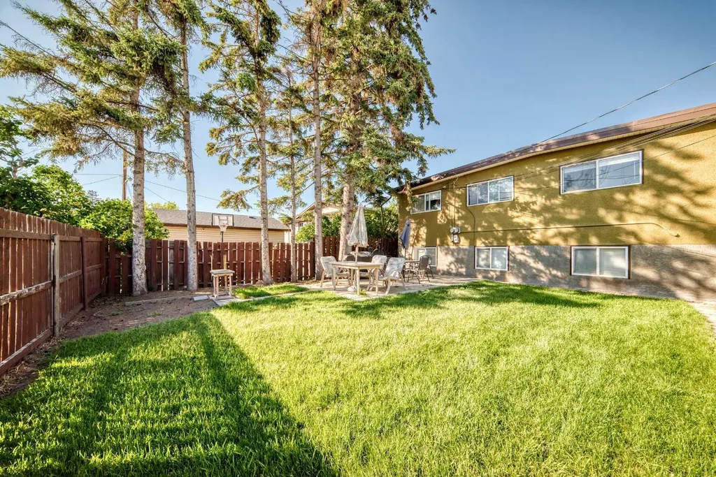 5113 17 Avenue NW Calgary AB T3B 0P8