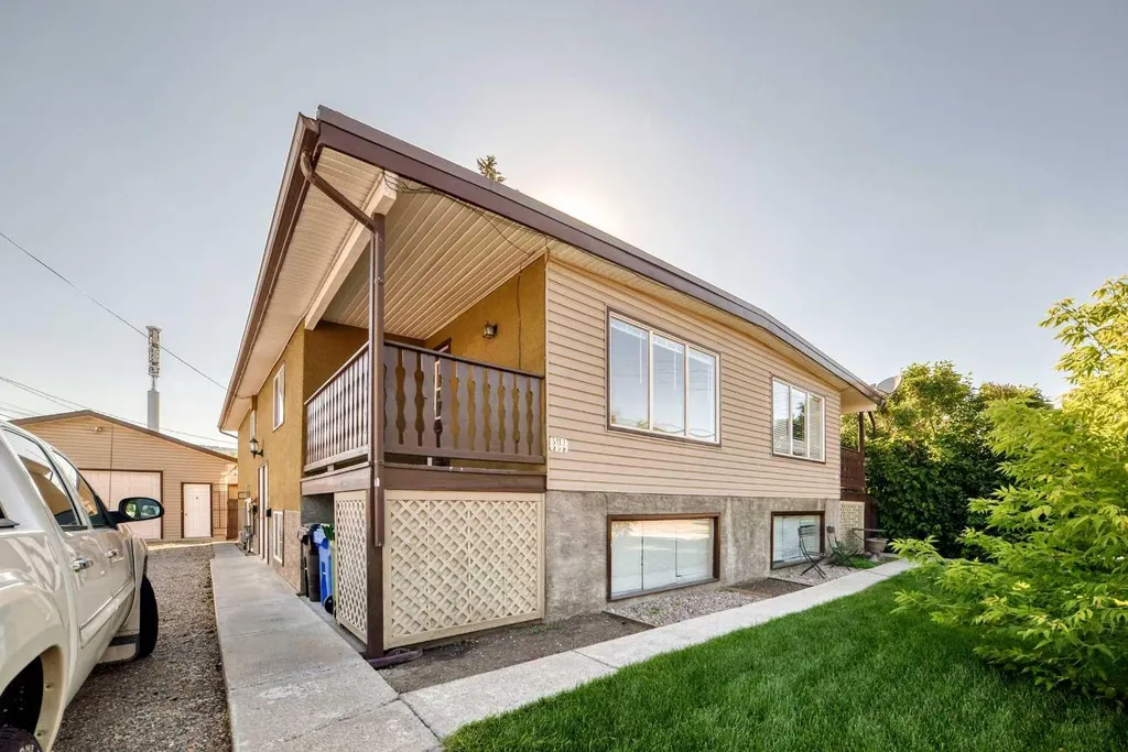 5113 17 Avenue NW Calgary AB T3B 0P8