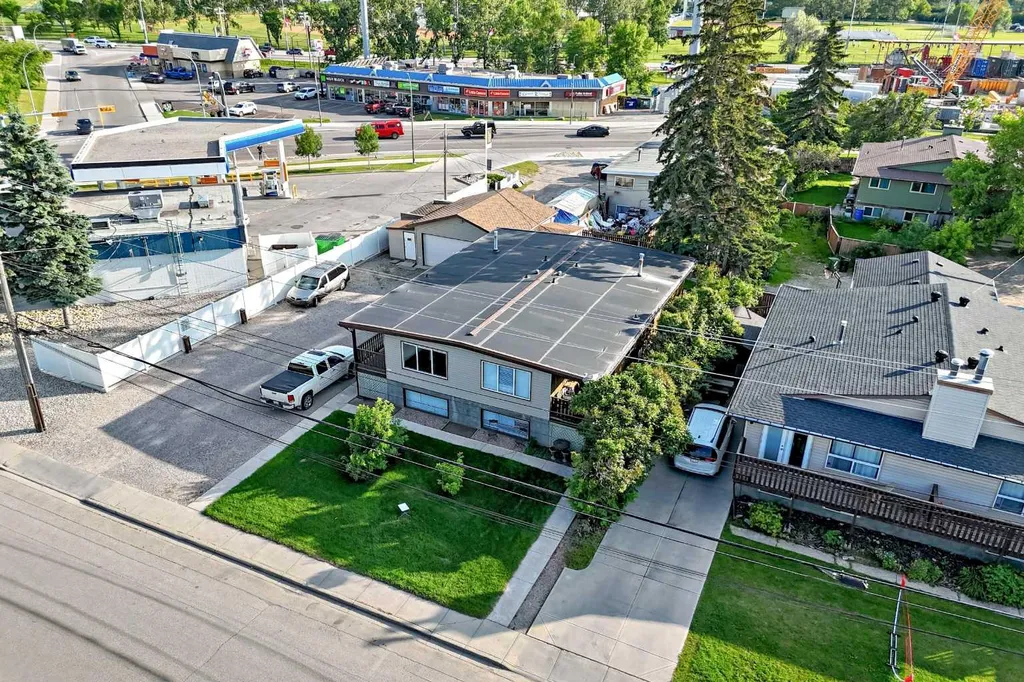 5113 17 Avenue NW Calgary AB T3B 0P8