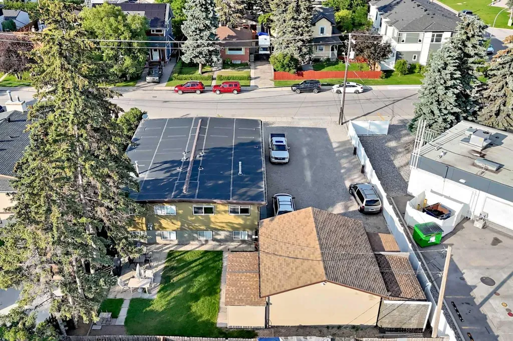 5113 17 Avenue NW Calgary AB T3B 0P8