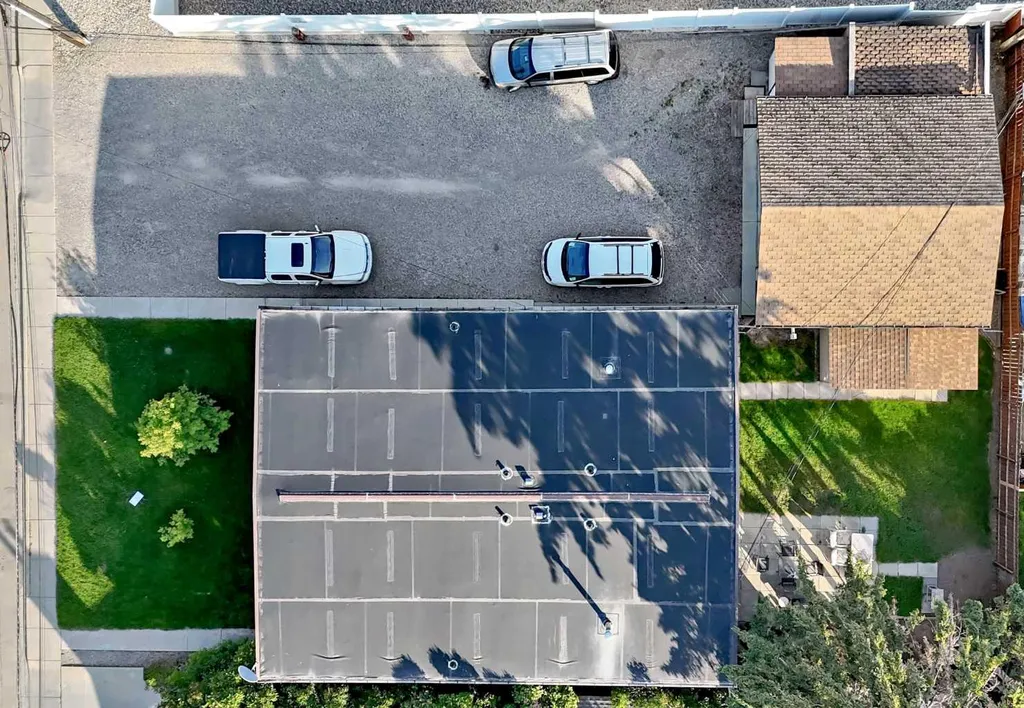 5113 17 Avenue NW Calgary AB T3B 0P8
