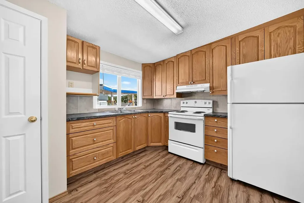 5113 17 Avenue NW Calgary AB T3B 0P8