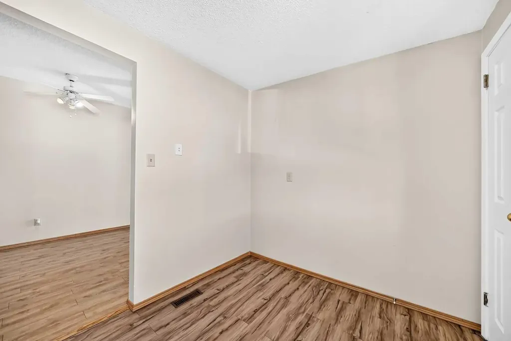5113 17 Avenue NW Calgary AB T3B 0P8