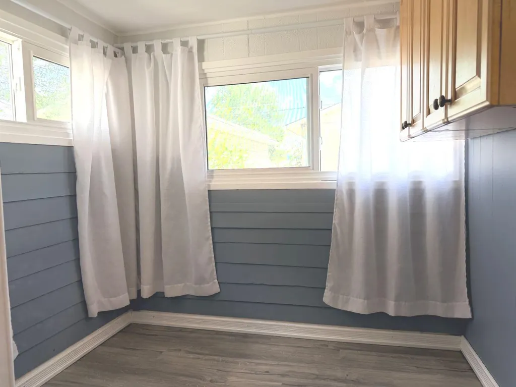 496 4 Street E Drumheller AB T0J0Y4