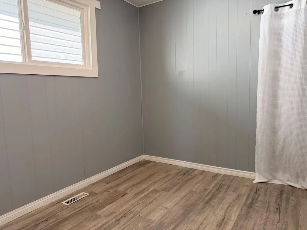 496 4 Street E Drumheller AB T0J0Y4