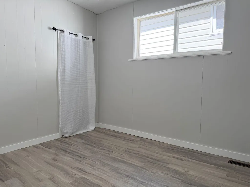 496 4 Street E Drumheller AB T0J0Y4