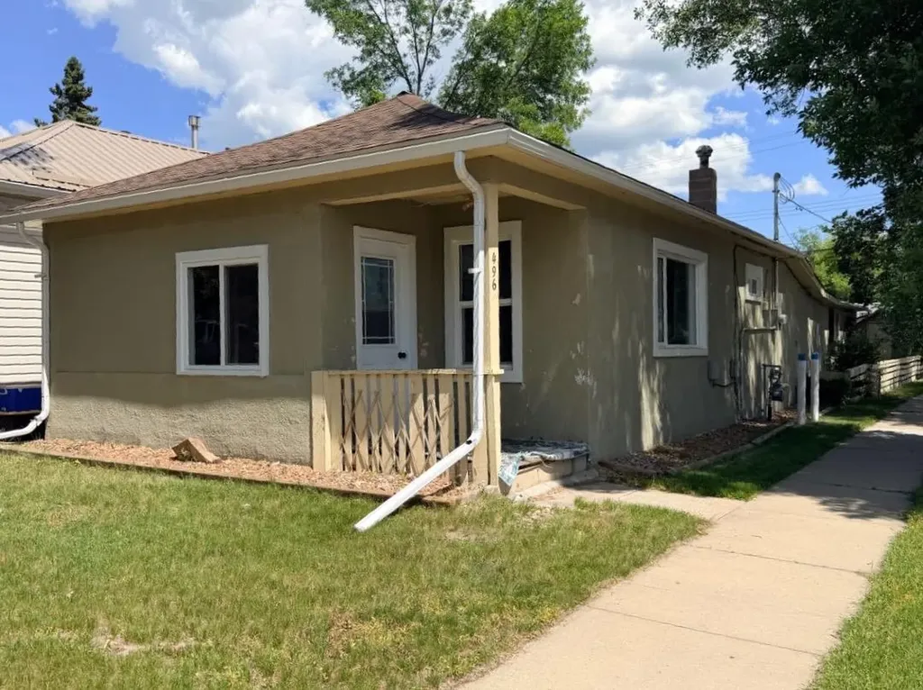 496 4 Street E Drumheller AB T0J0Y4