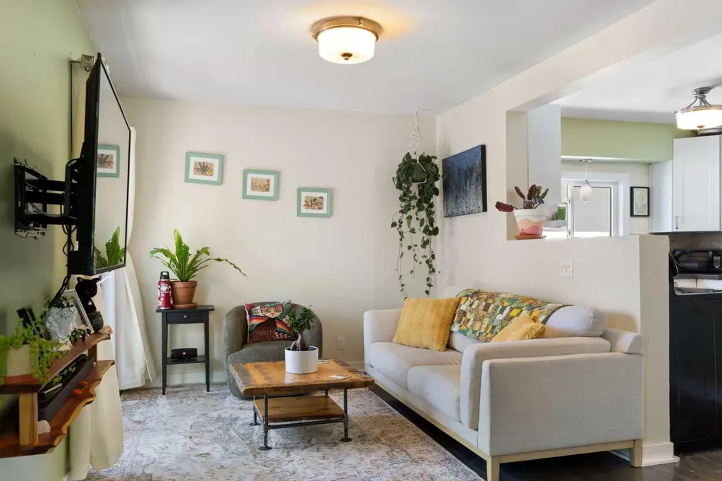 2605 29 Street SW Calgary AB T3E 2K6