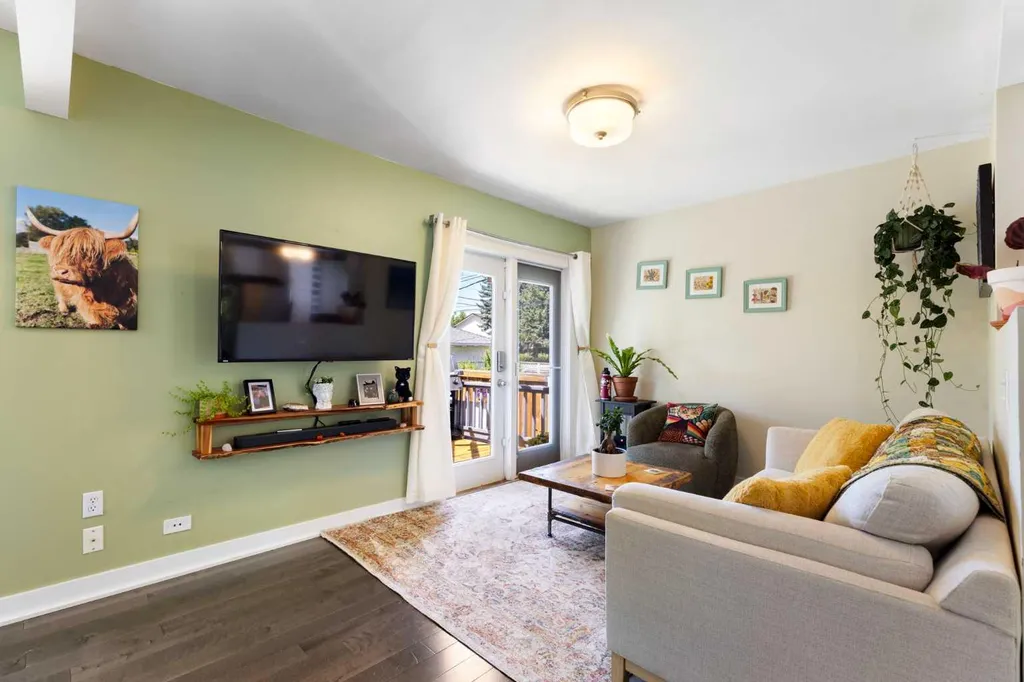 2605 29 Street SW Calgary AB T3E 2K6