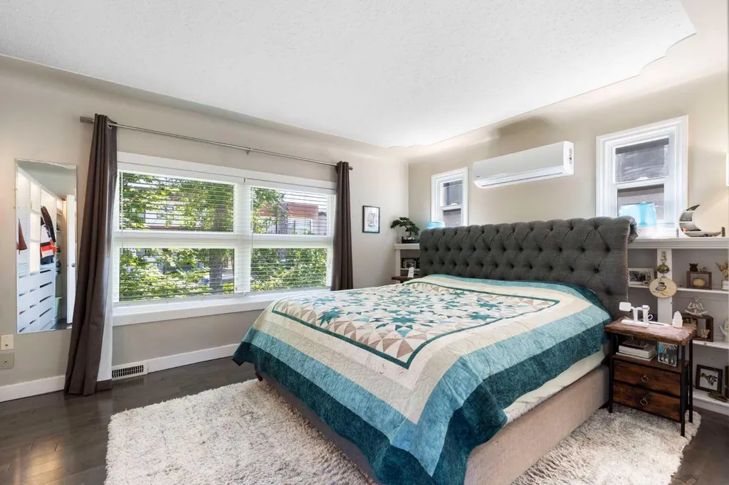2605 29 Street SW Calgary AB T3E 2K6
