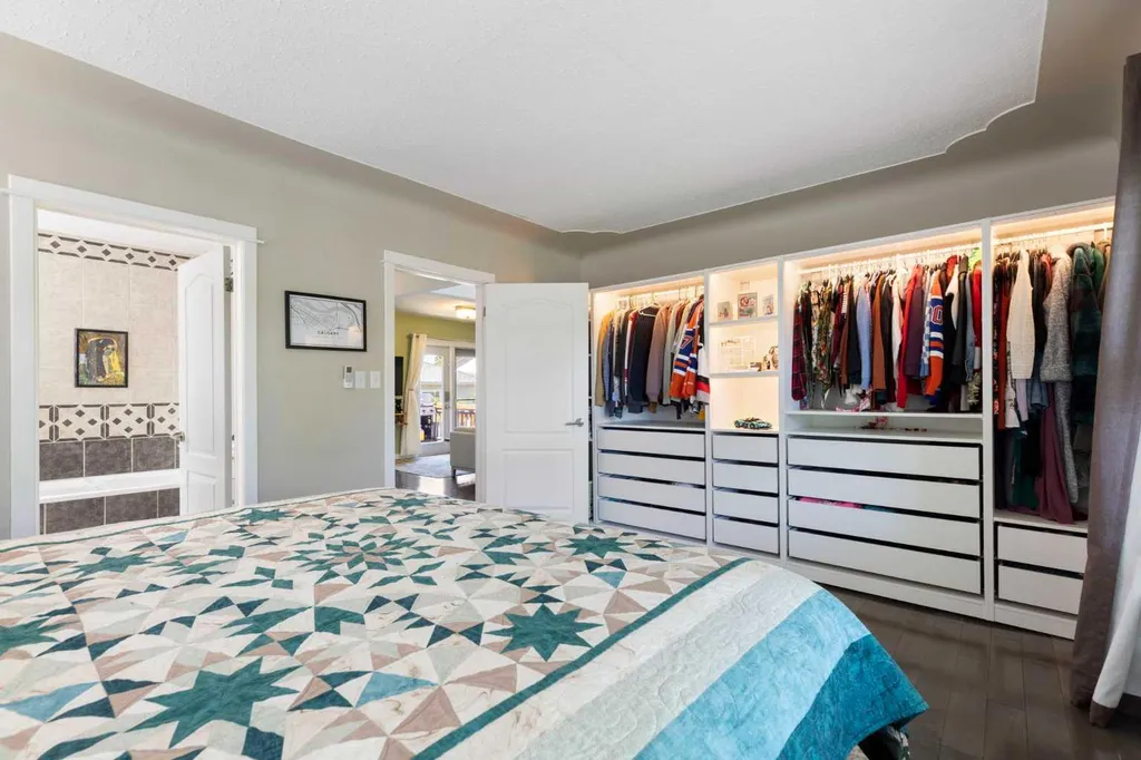 2605 29 Street SW Calgary AB T3E 2K6
