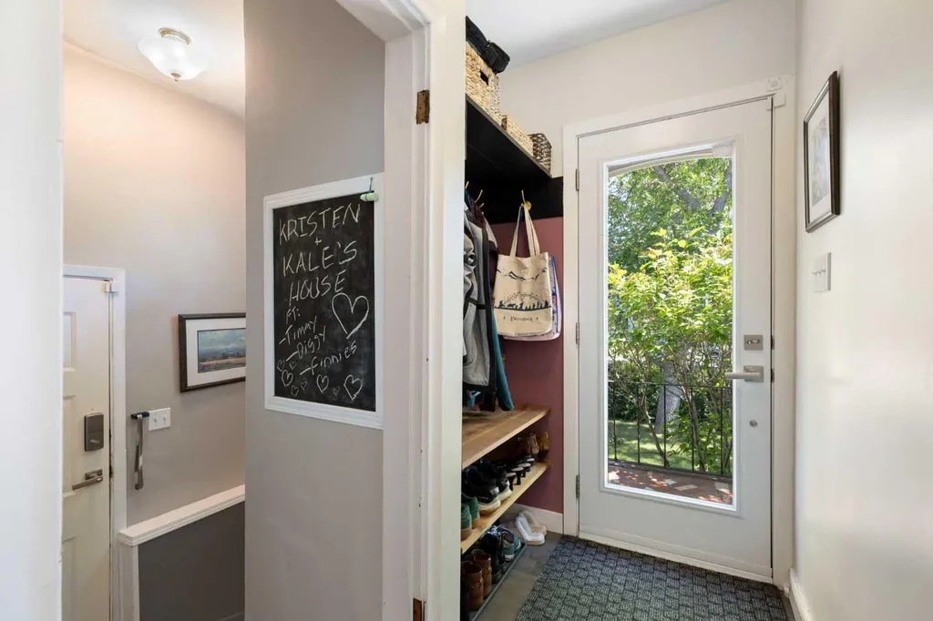 2605 29 Street SW Calgary AB T3E 2K6