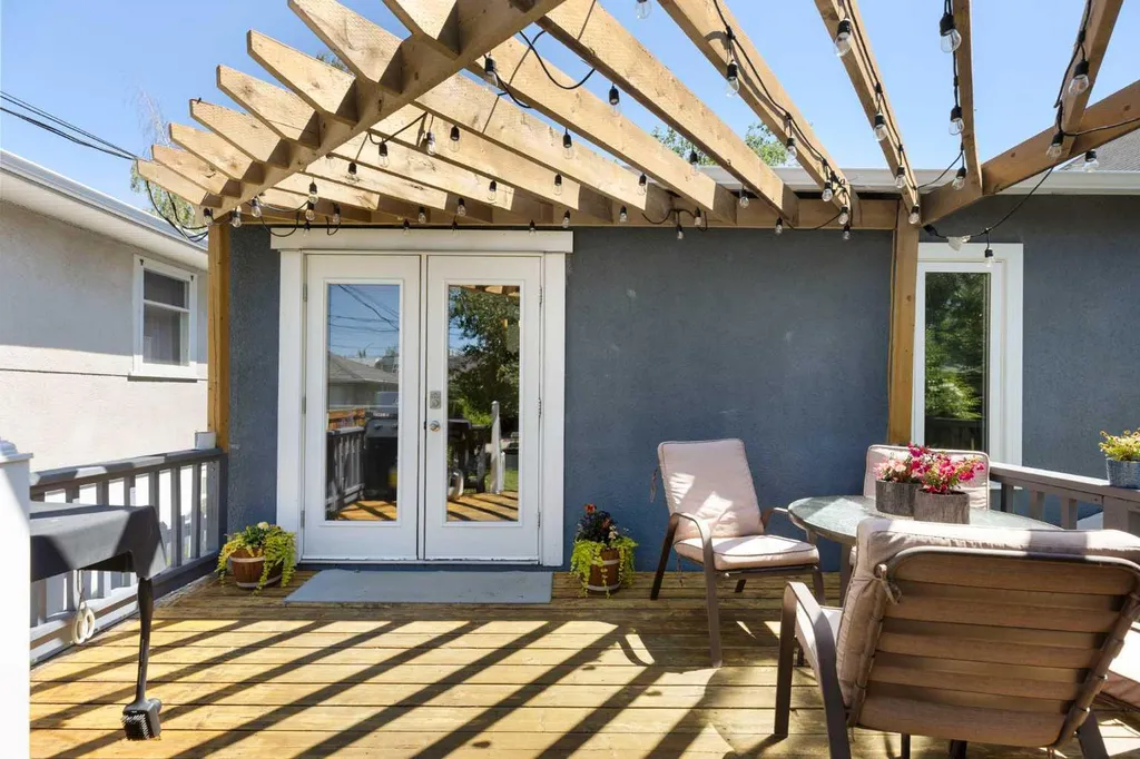 2605 29 Street SW Calgary AB T3E 2K6