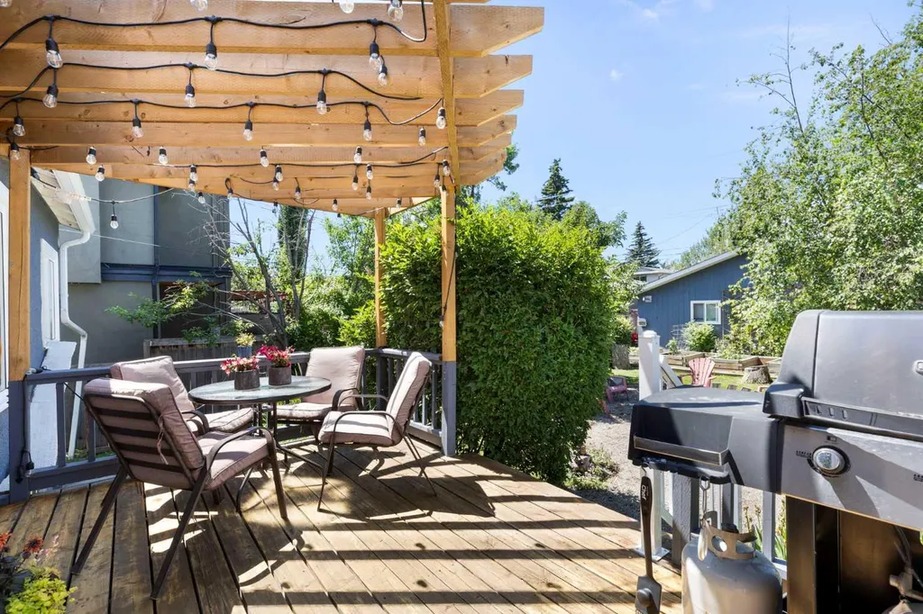2605 29 Street SW Calgary AB T3E 2K6