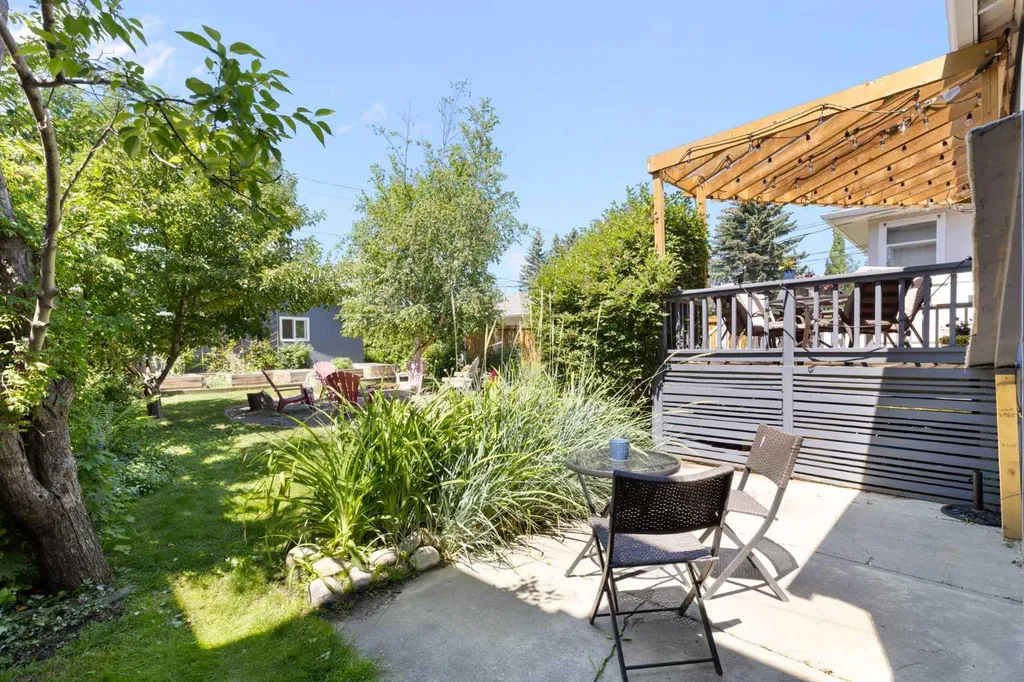 2605 29 Street SW Calgary AB T3E 2K6