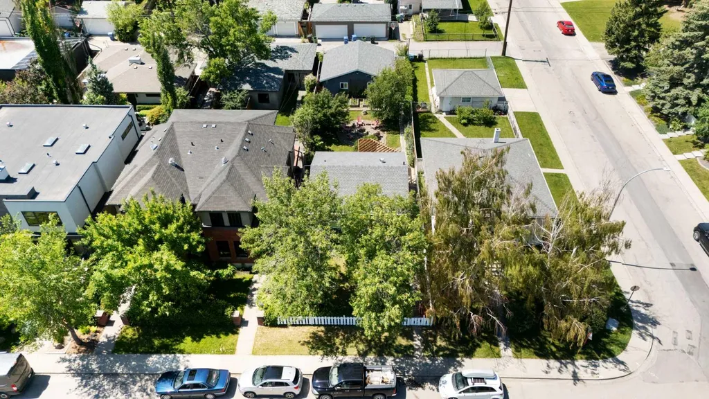 2605 29 Street SW Calgary AB T3E 2K6