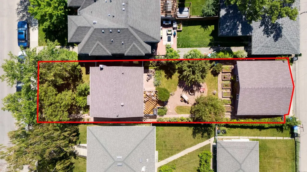 2605 29 Street SW Calgary AB T3E 2K6