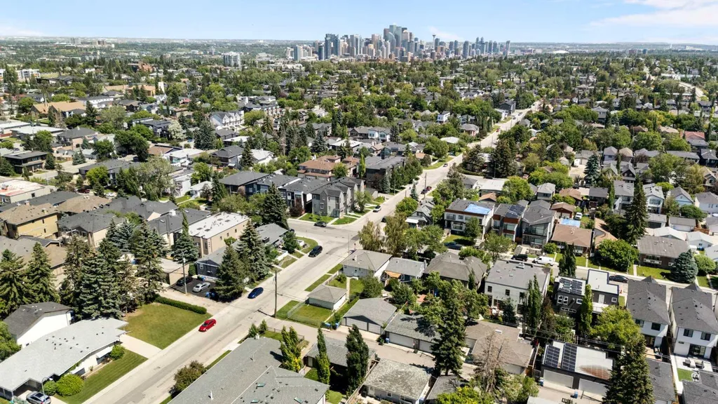 2605 29 Street SW Calgary AB T3E 2K6