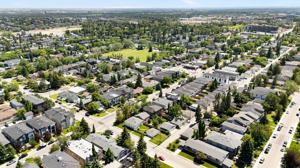 2605 29 Street SW Calgary AB T3E 2K6