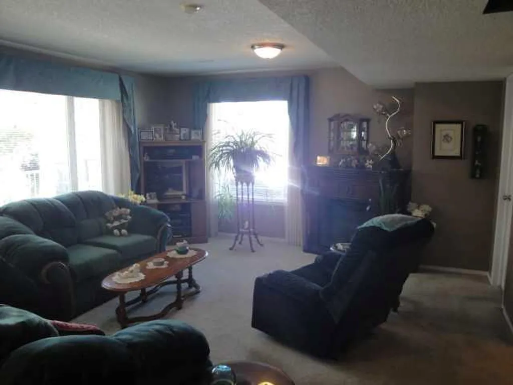 94 Heritage Lane W Lethbridge AB T1K 7S4
