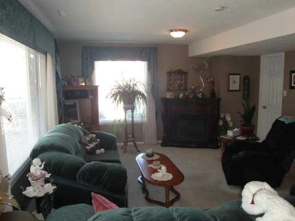 94 Heritage Lane W Lethbridge AB T1K 7S4
