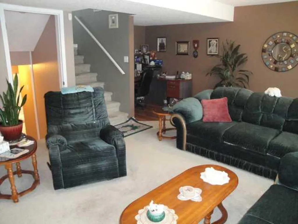 94 Heritage Lane W Lethbridge AB T1K 7S4