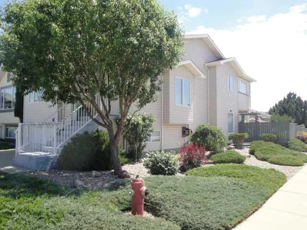 94 Heritage Lane W Lethbridge AB T1K 7S4