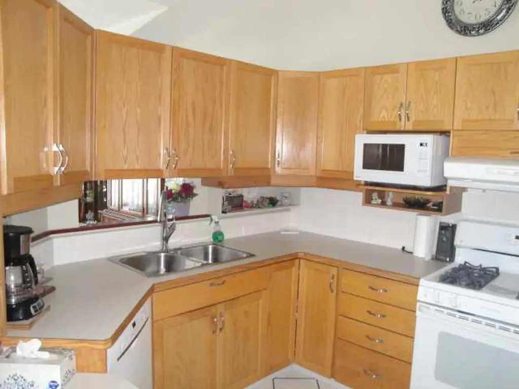94 Heritage Lane W Lethbridge AB T1K 7S4