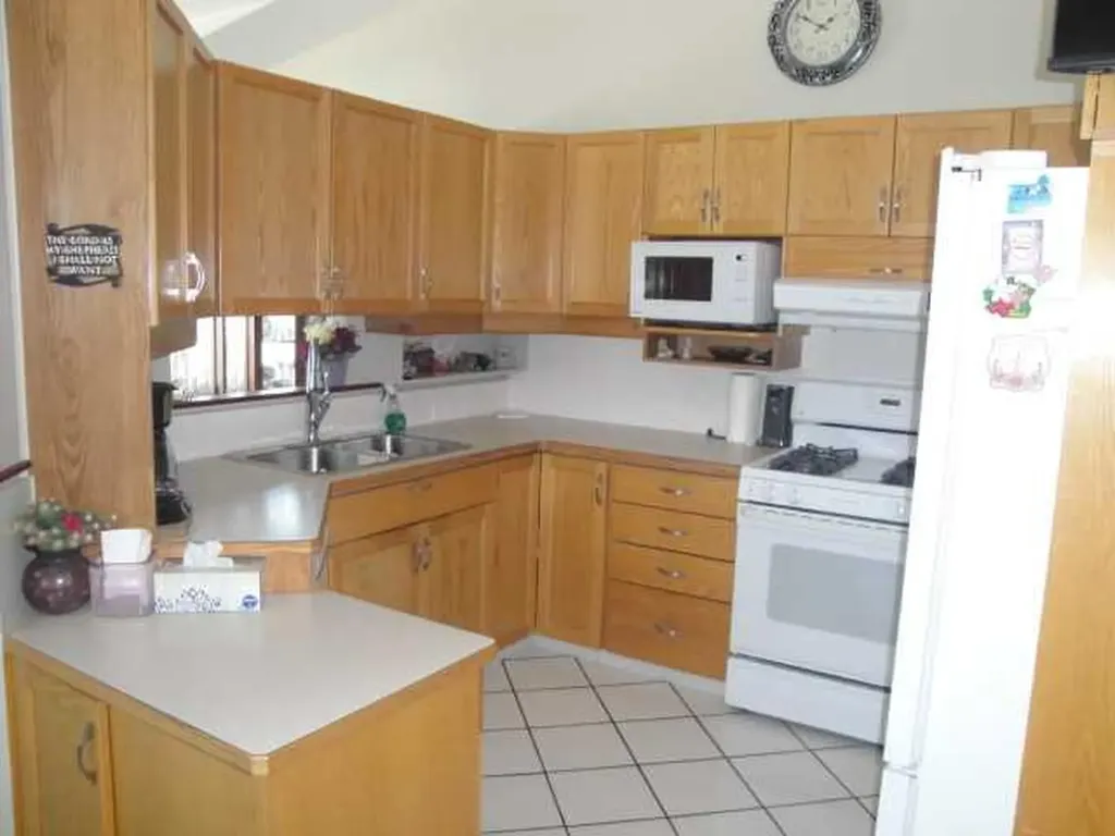 94 Heritage Lane W Lethbridge AB T1K 7S4