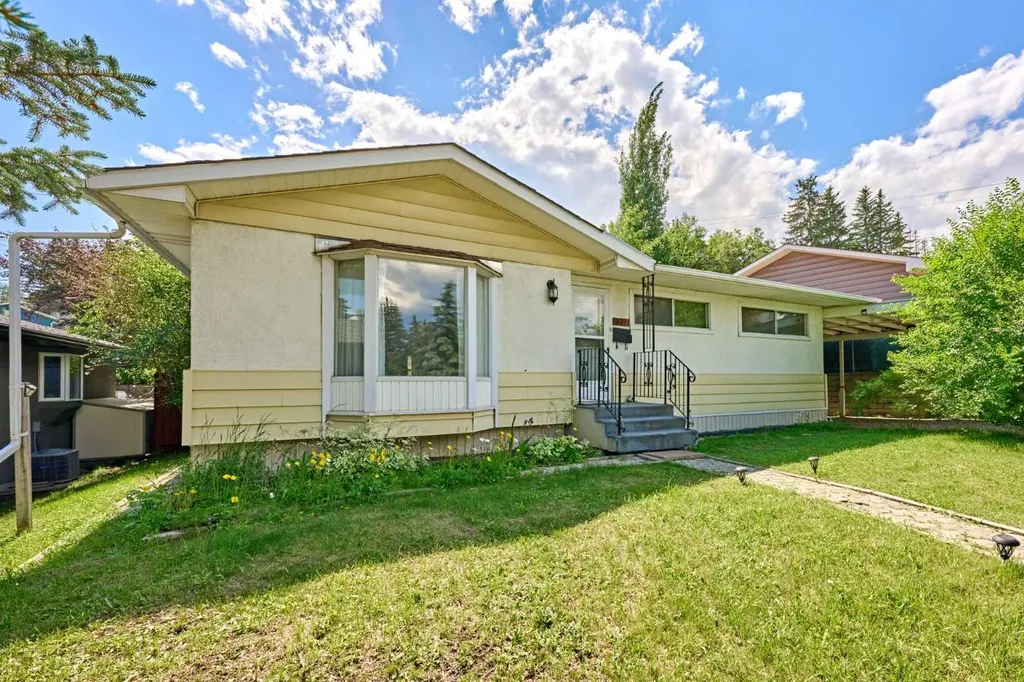 627 94 Avenue SW Calgary AB T2V 0X8