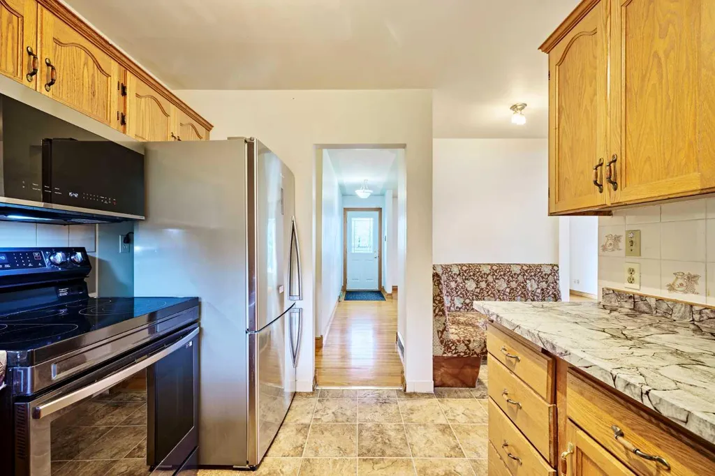627 94 Avenue SW Calgary AB T2V 0X8