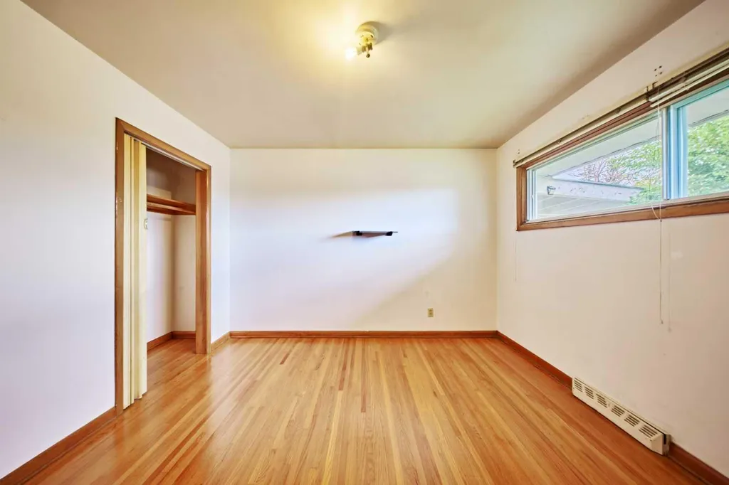 627 94 Avenue SW Calgary AB T2V 0X8