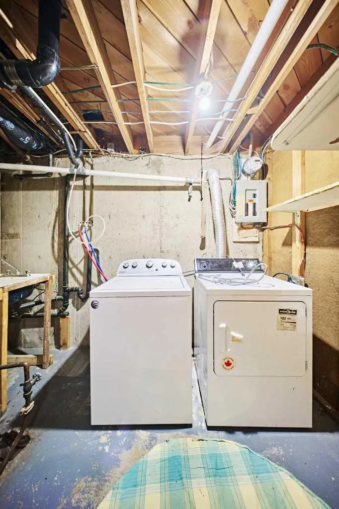 627 94 Avenue SW Calgary AB T2V 0X8