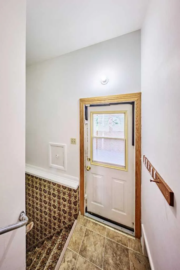 627 94 Avenue SW Calgary AB T2V 0X8