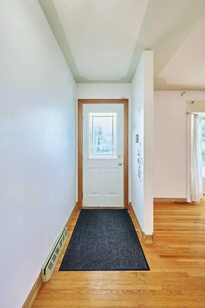 627 94 Avenue SW Calgary AB T2V 0X8
